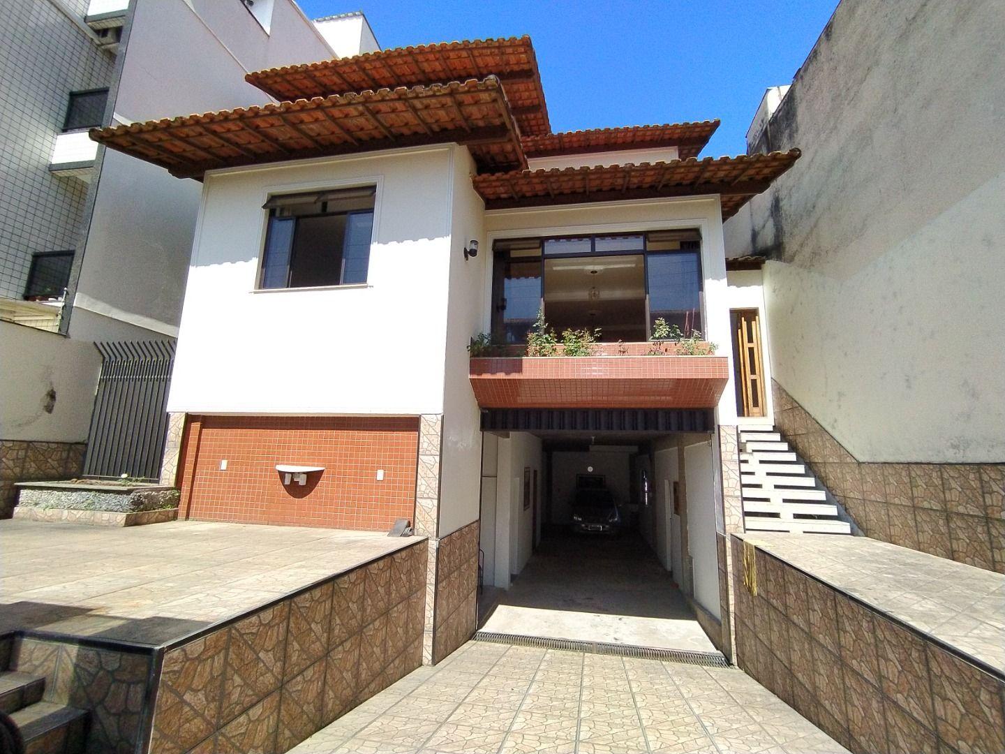 Casa à venda com 5 quartos, 179m² - Foto 2