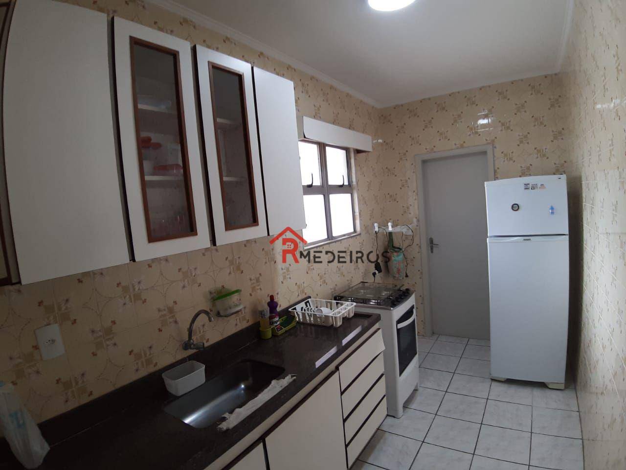 Apartamento à venda com 2 quartos, 70m² - Foto 2