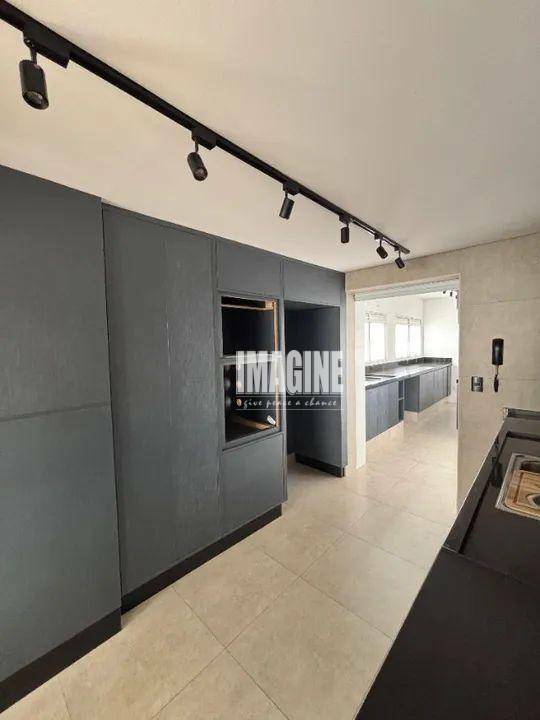 Apartamento à venda com 3 quartos, 156m² - Foto 11