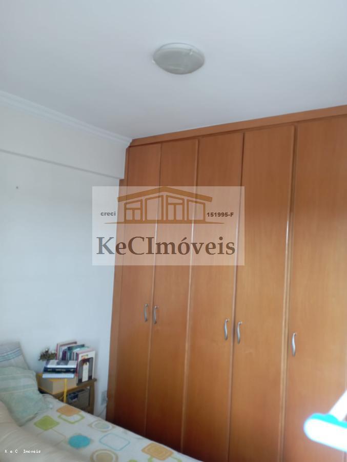 Apartamento à venda com 2 quartos, 72m² - Foto 9