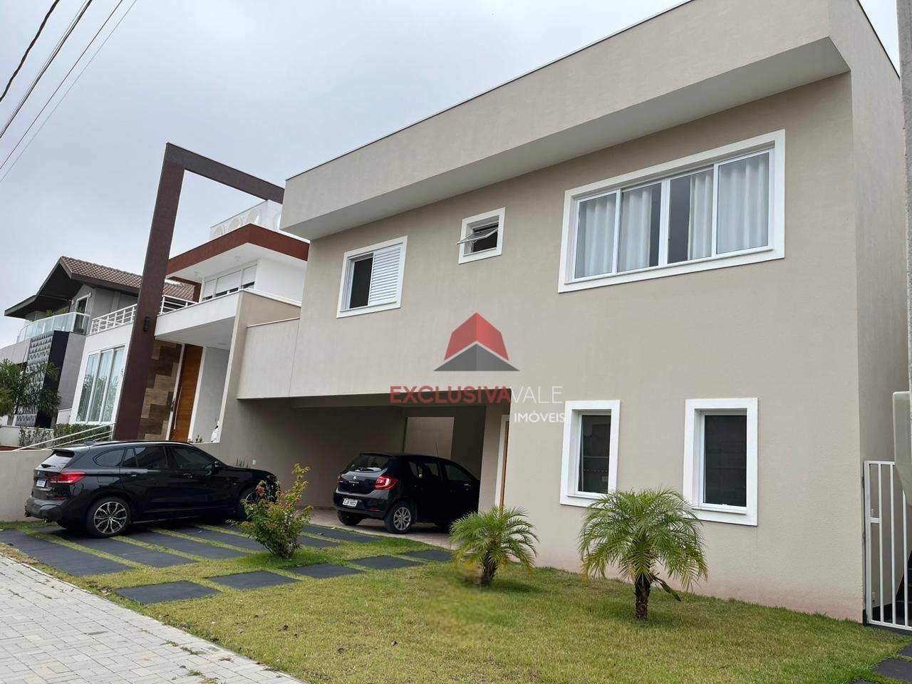 Casa de Condomínio à venda com 4 quartos, 330m² - Foto 1