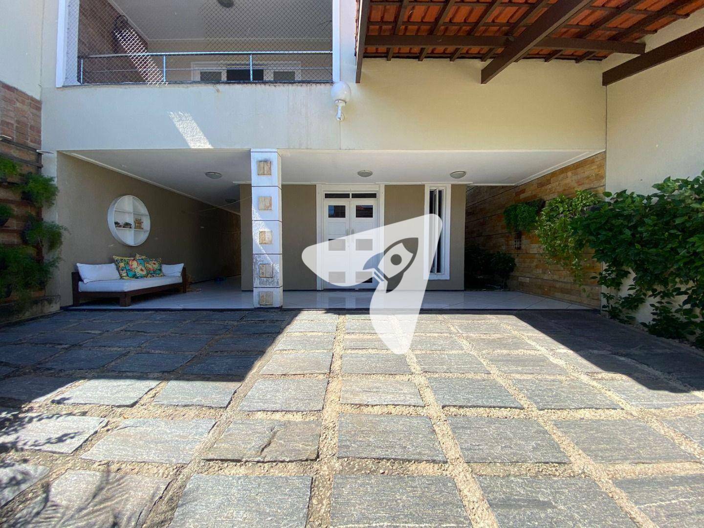 Casa à venda com 3 quartos, 213m² - Foto 2