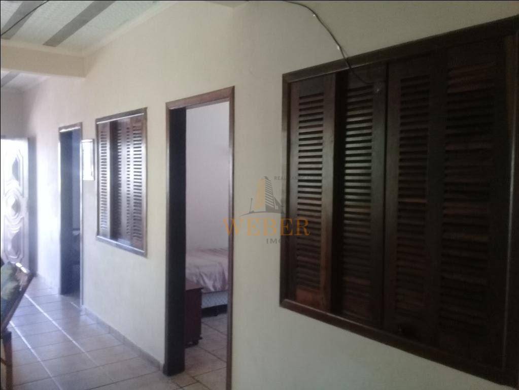 Casa à venda com 3 quartos, 300m² - Foto 9