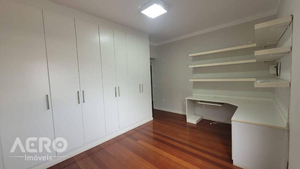 Casa de Condomínio à venda com 4 quartos, 400m² - Foto 19