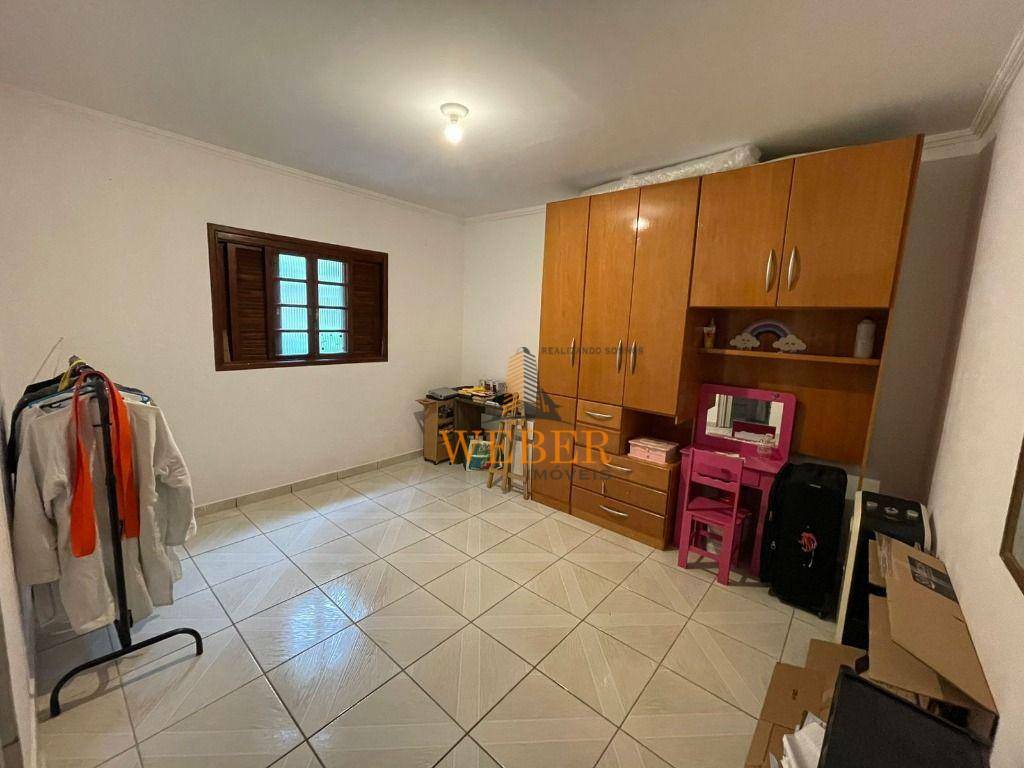 Casa à venda com 4 quartos, 210m² - Foto 20