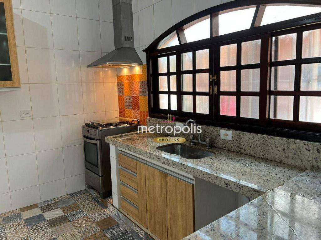 Casa à venda com 3 quartos, 241m² - Foto 18