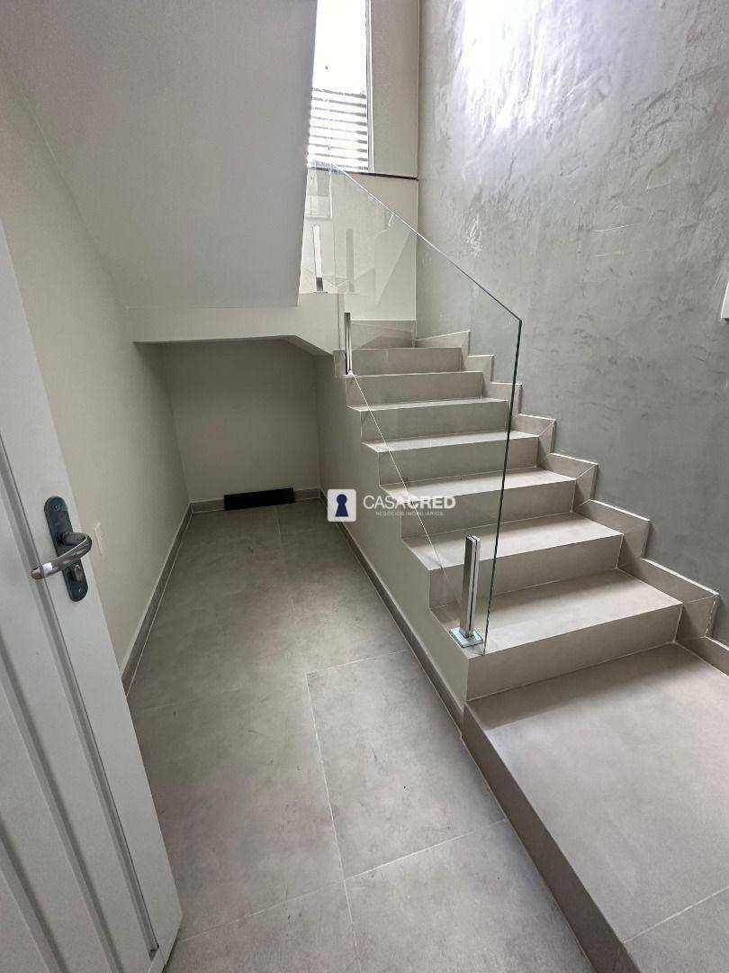 Casa à venda com 3 quartos, 310m² - Foto 6