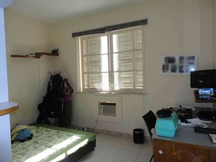 Apartamento à venda com 3 quartos, 150m² - Foto 4