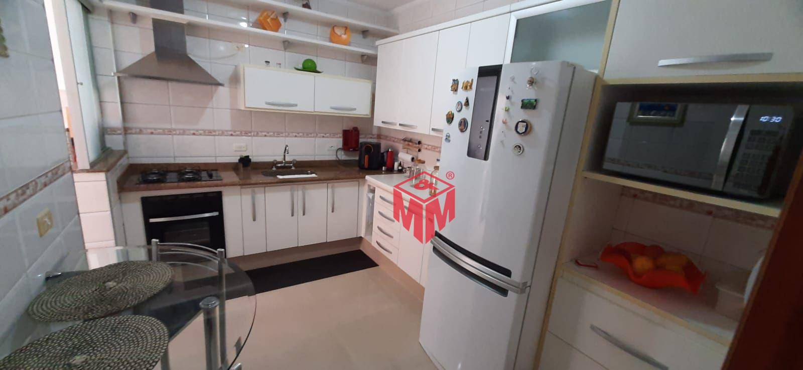 Apartamento à venda com 3 quartos, 90m² - Foto 4