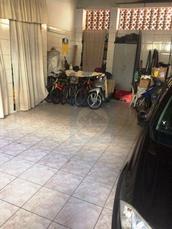 Casa de Condomínio à venda com 3 quartos, 215m² - Foto 33