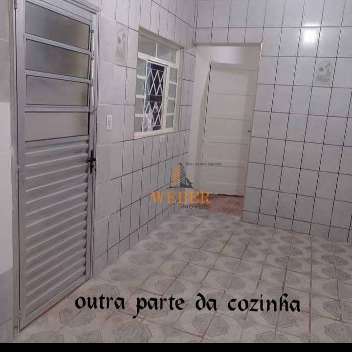 Casa para alugar com 2 quartos, 50m² - Foto 5