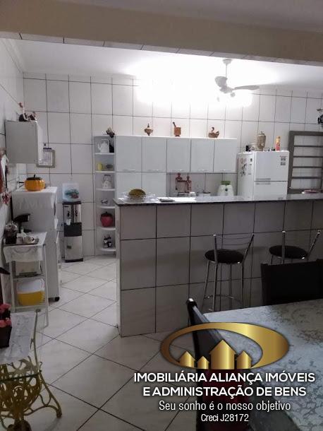 Casa à venda com 3 quartos, 250m² - Foto 14