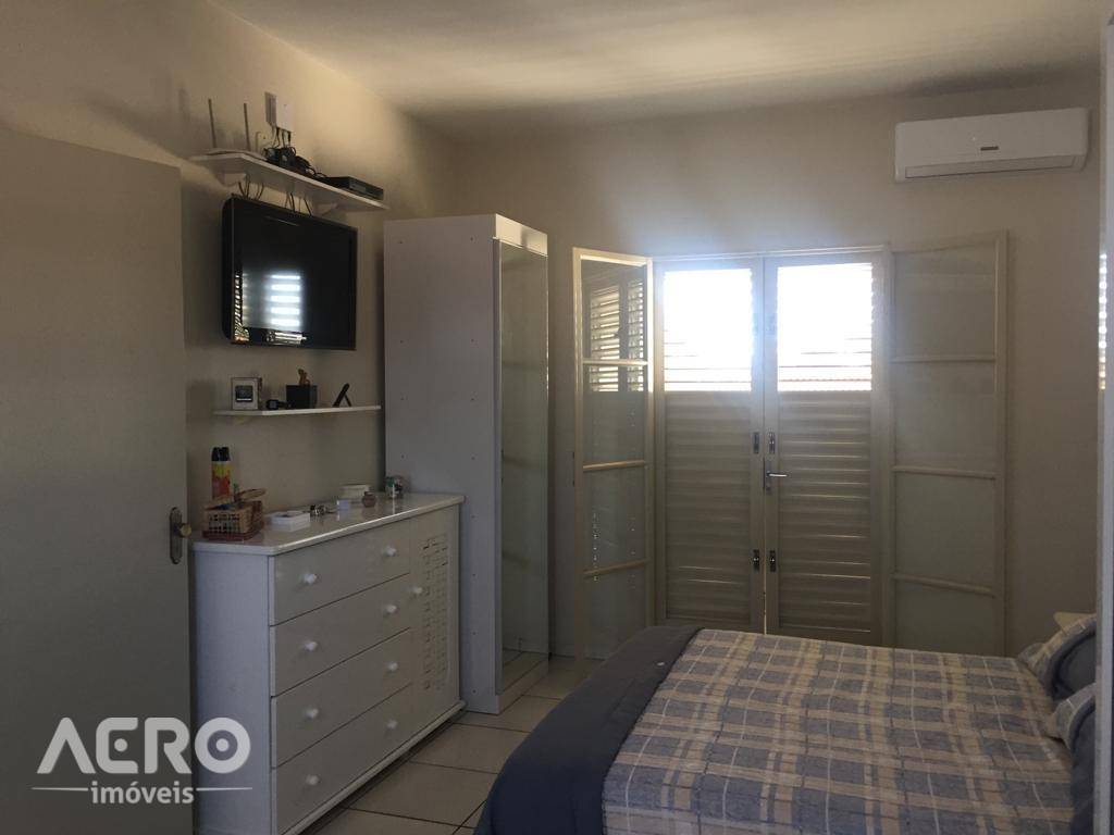 Casa à venda com 3 quartos, 202m² - Foto 24