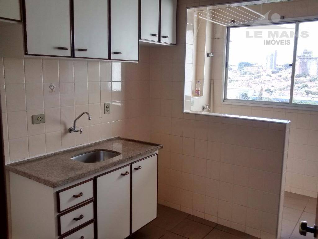 Apartamento para alugar com 3 quartos, 67m² - Foto 2