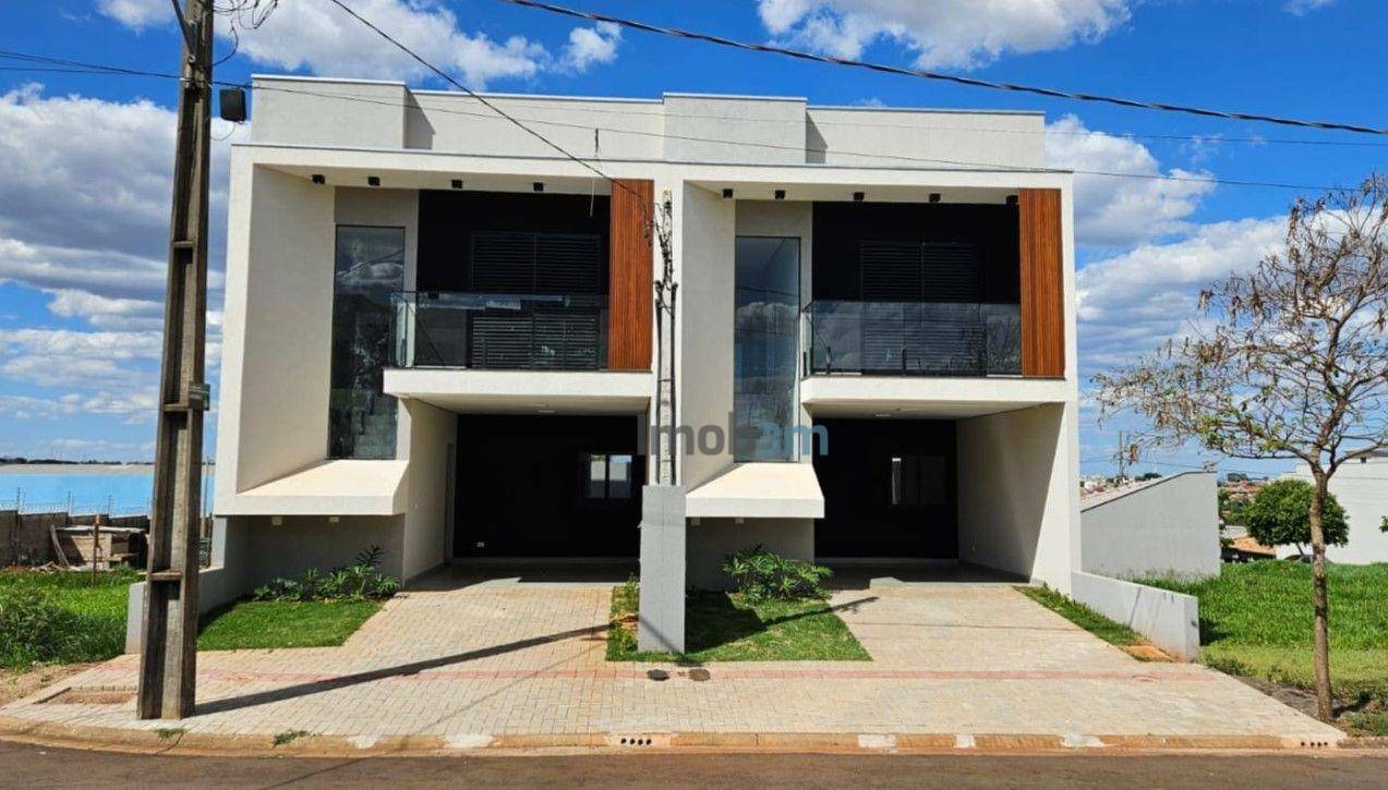 Sobrado à venda com 3 quartos, 129m² - Foto 1