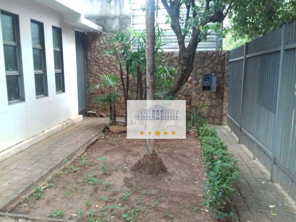 Casa à venda com 3 quartos, 250m² - Foto 1