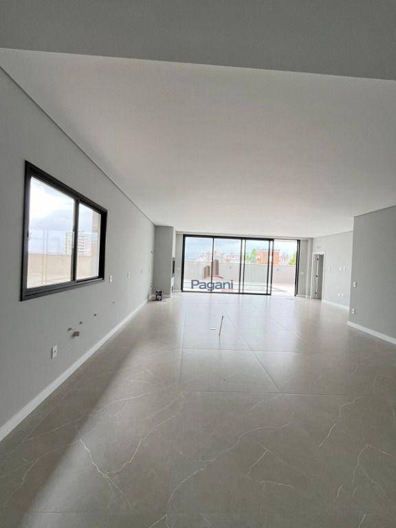 Casa à venda com 4 quartos, 307m² - Foto 7