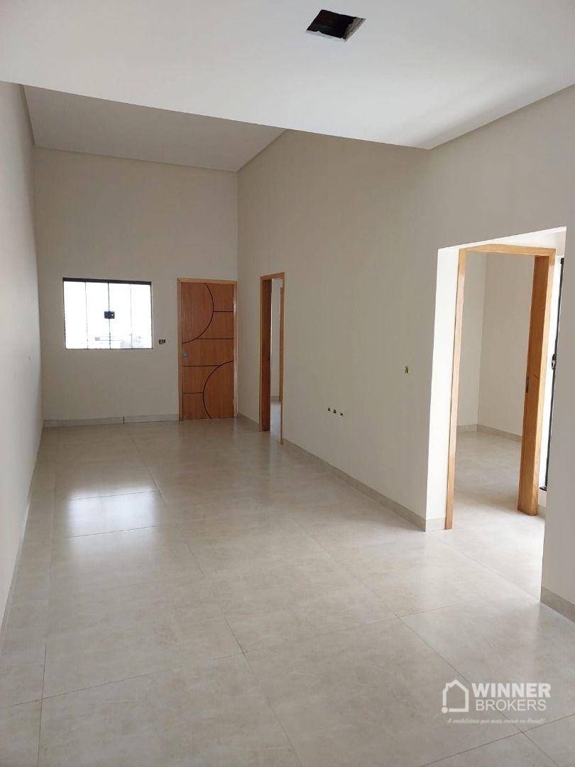 Casa à venda com 3 quartos, 100m² - Foto 4