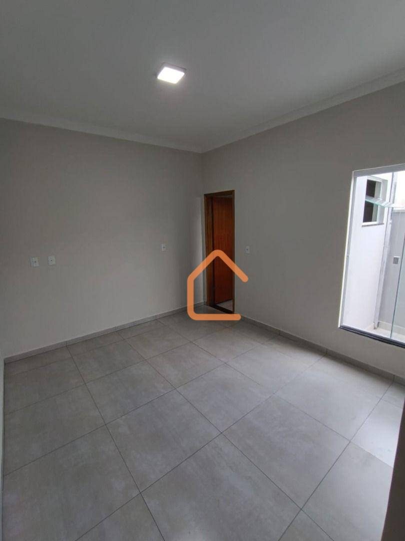 Casa à venda com 2 quartos, 64m² - Foto 8