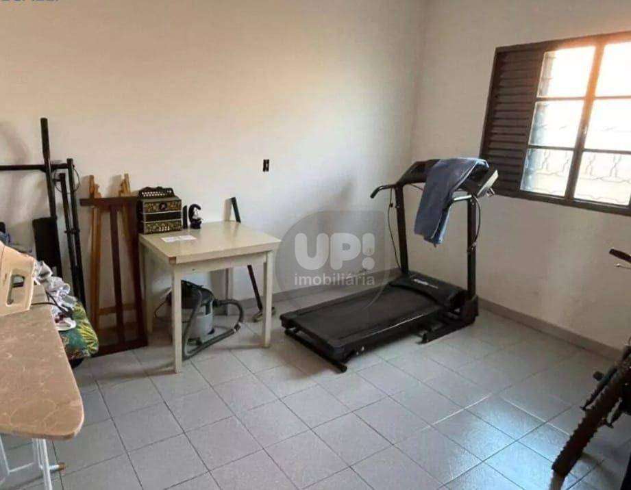 Casa à venda com 3 quartos, 196m² - Foto 9