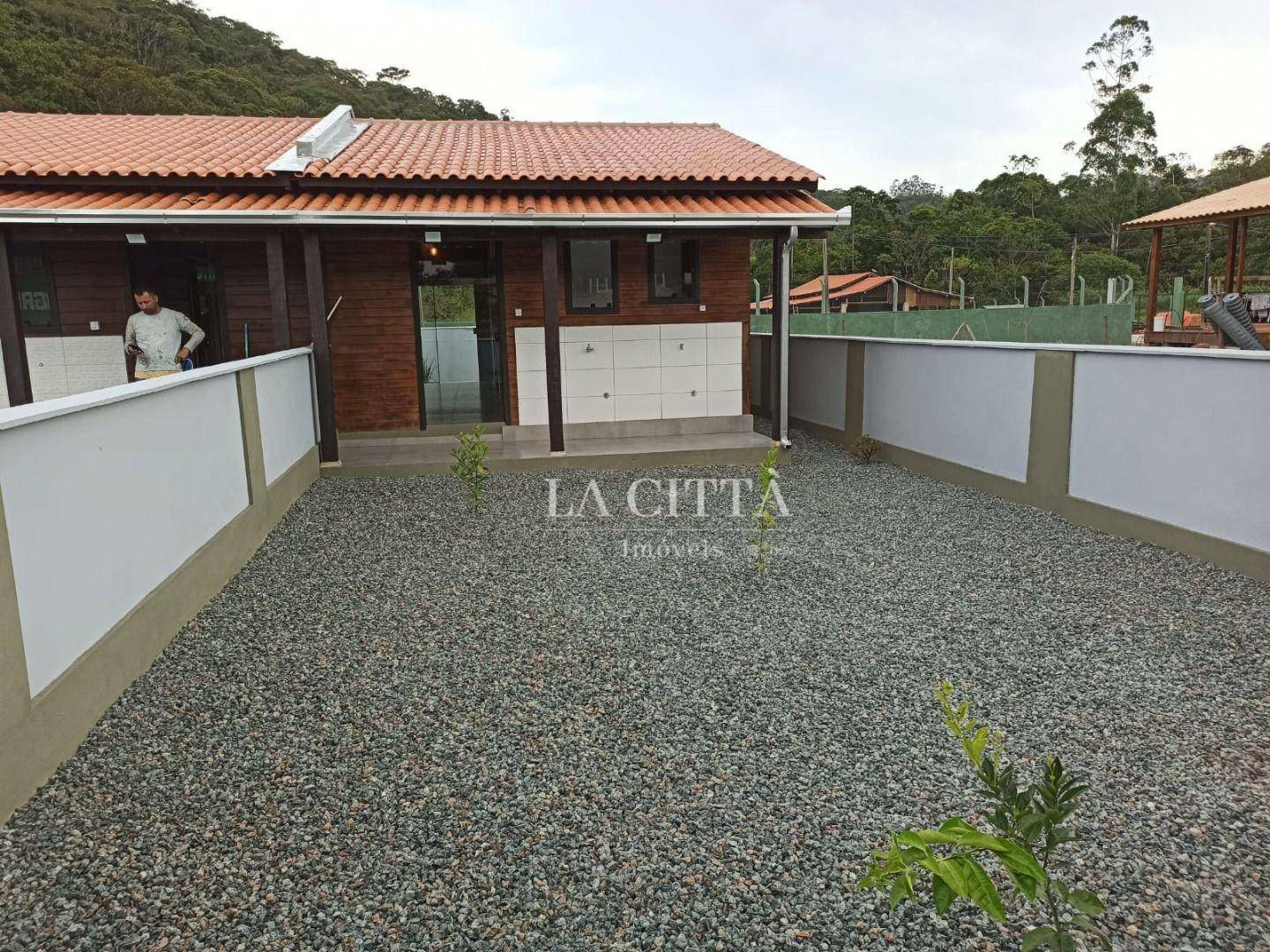 Casa à venda com 2 quartos, 60m² - Foto 10