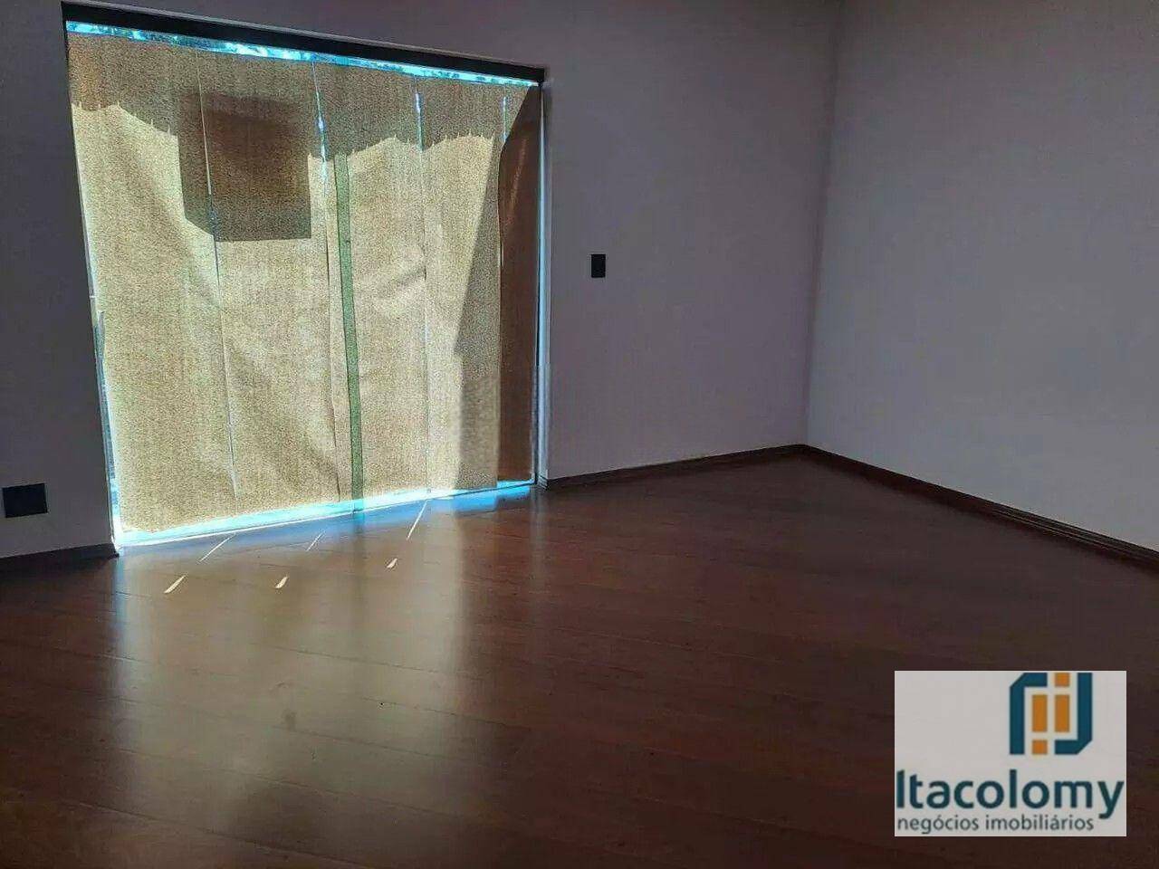 Casa para alugar com 4 quartos, 600m² - Foto 10