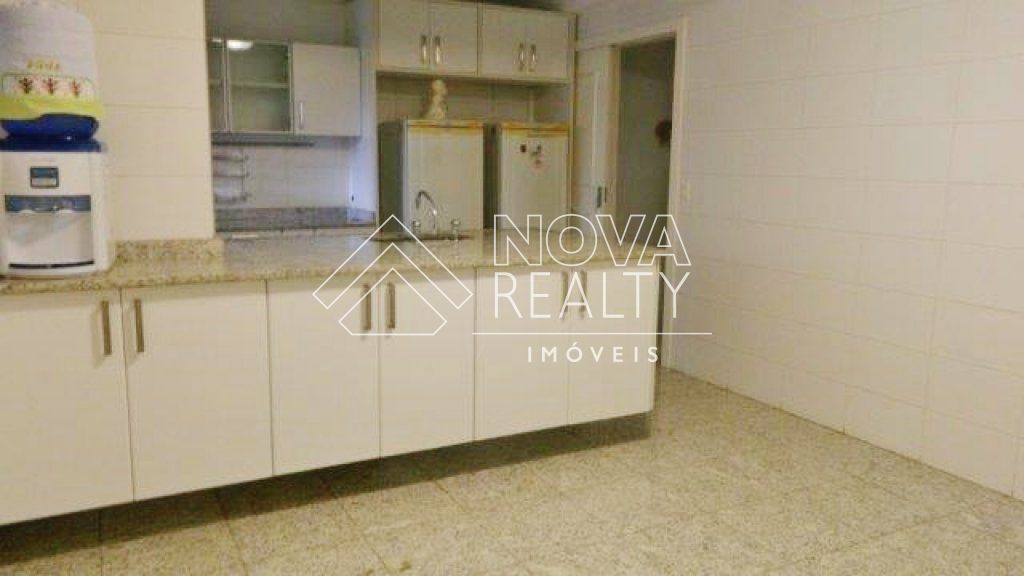 Apartamento para alugar com 4 quartos, 222m² - Foto 14