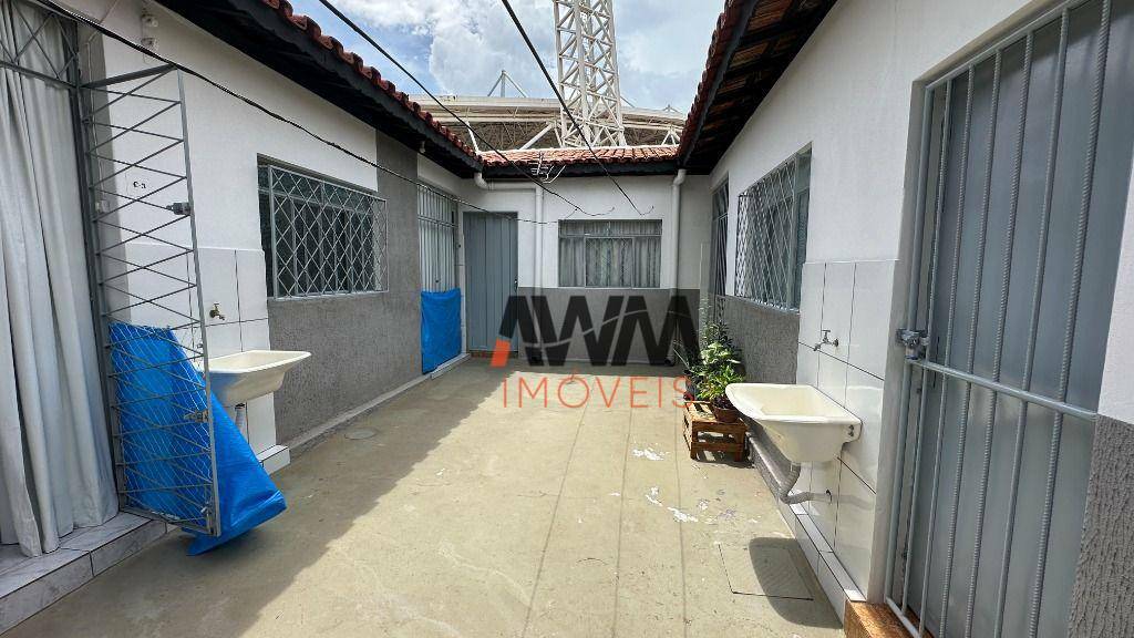 Casa à venda com 4 quartos, 380m² - Foto 30