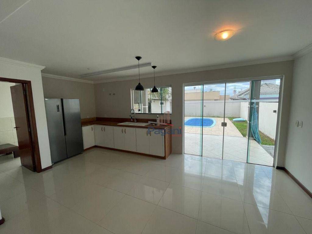 Casa à venda e aluguel com 3 quartos, 250m² - Foto 12