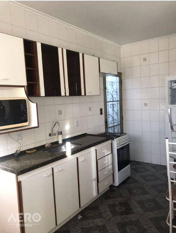 Casa à venda com 4 quartos, 286m² - Foto 21