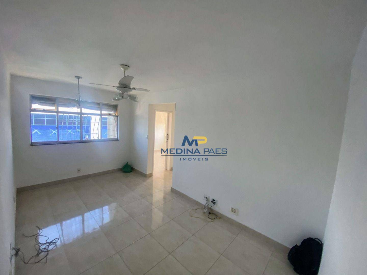 Apartamento à venda com 2 quartos, 70m² - Foto 6