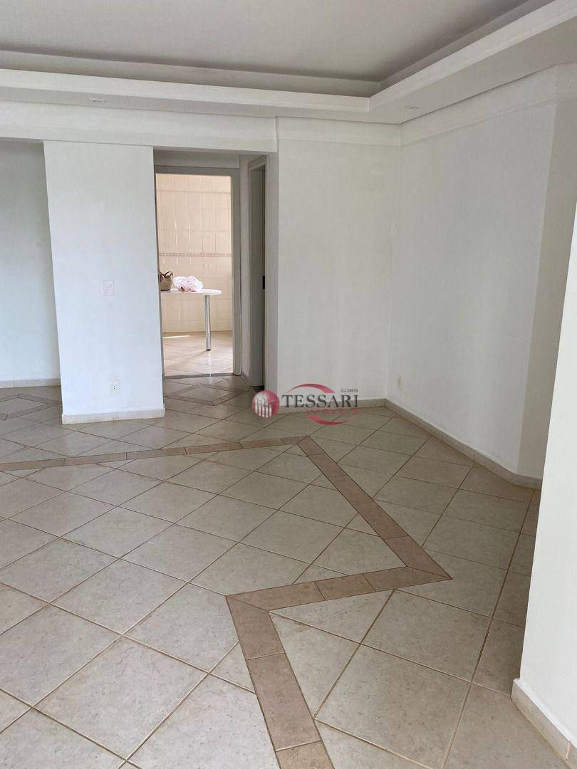 Apartamento à venda com 3 quartos, 130m² - Foto 2