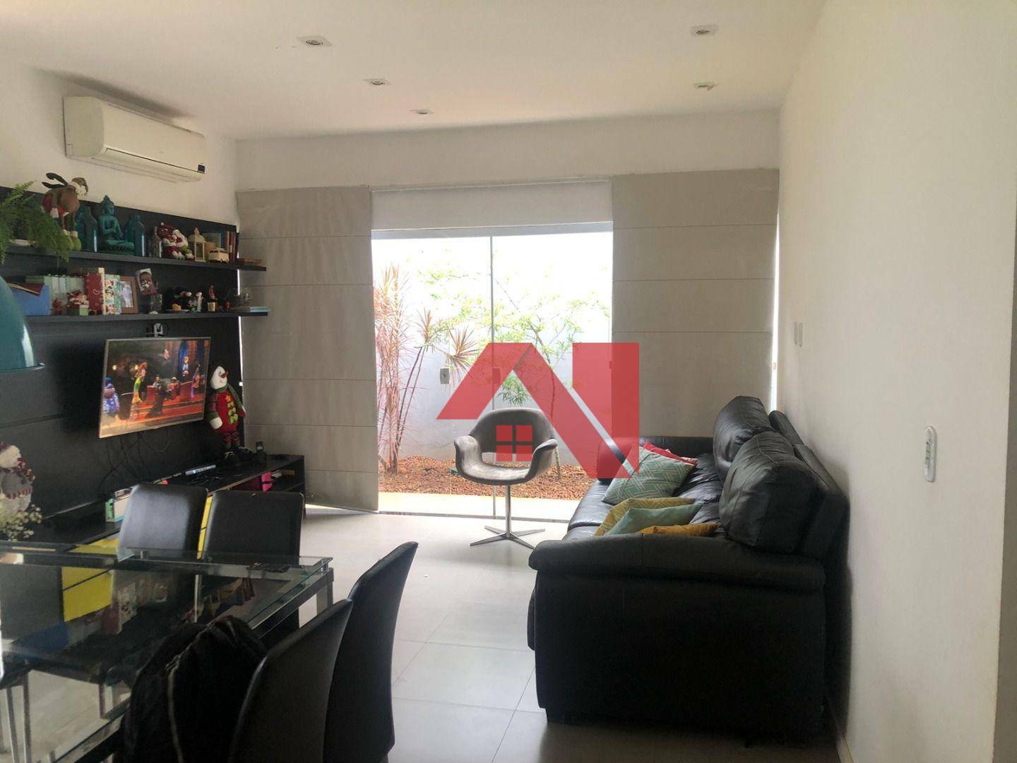 Casa de Condomínio à venda com 3 quartos, 250m² - Foto 2