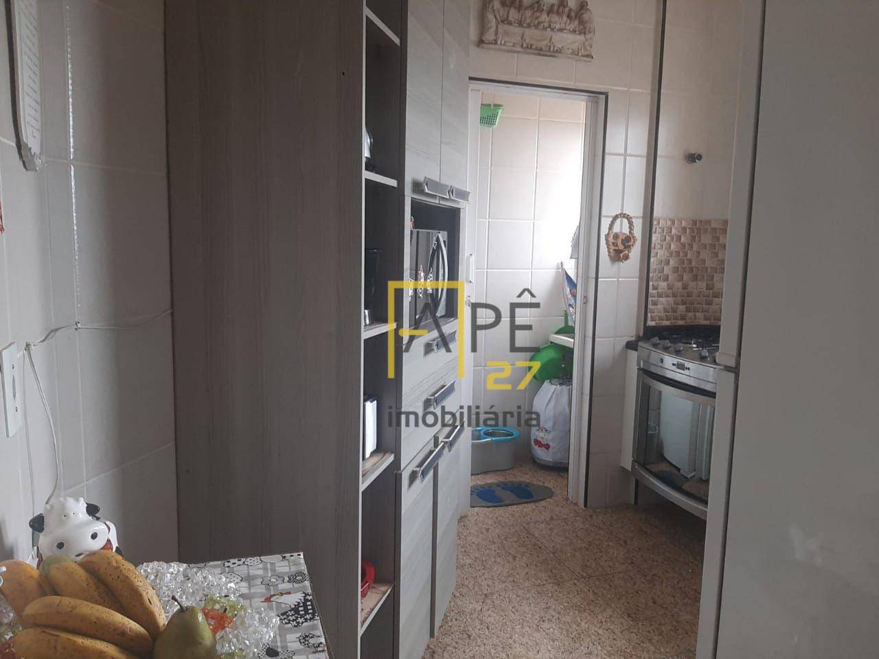 Apartamento à venda com 2 quartos, 80m² - Foto 3