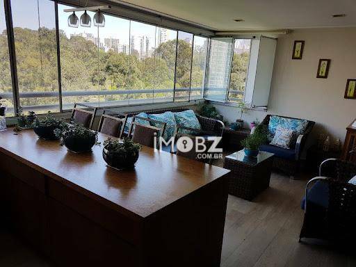 Apartamento à venda com 3 quartos, 182m² - Foto 3