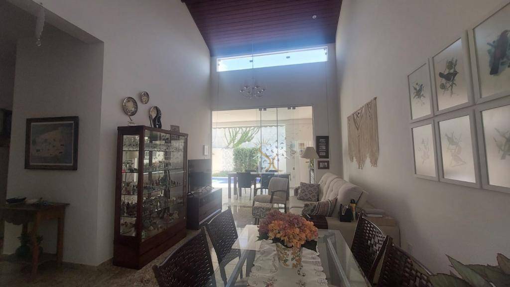 Casa à venda e aluguel com 3 quartos, 258m² - Foto 7