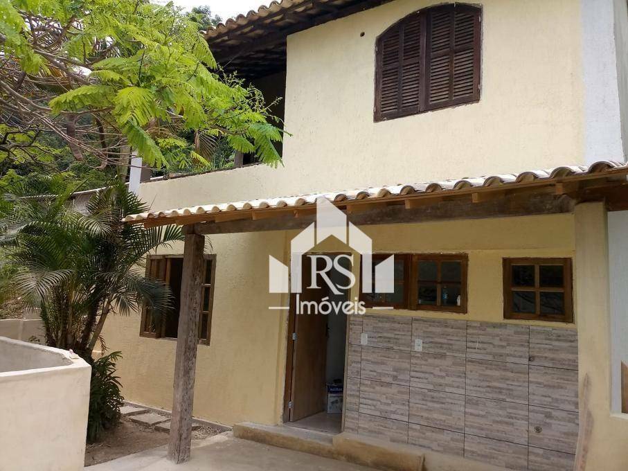 Casa à venda com 2 quartos, 180m² - Foto 1