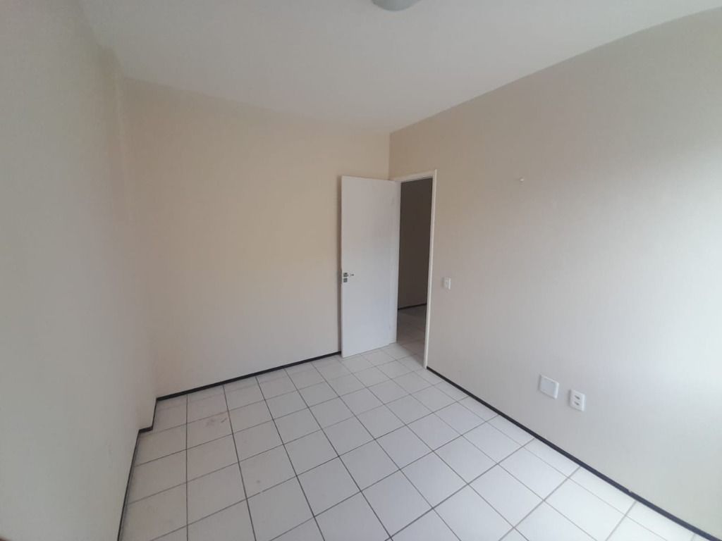 Apartamento para alugar com 3 quartos, 95m² - Foto 18