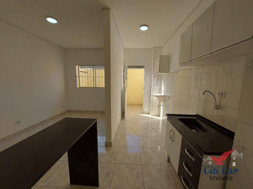 Casa para alugar com 1 quarto, 40m² - Foto 4