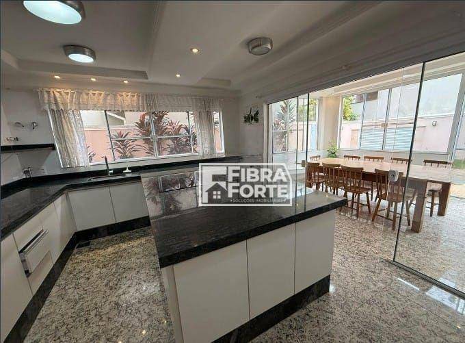 Casa à venda com 3 quartos, 311m² - Foto 8