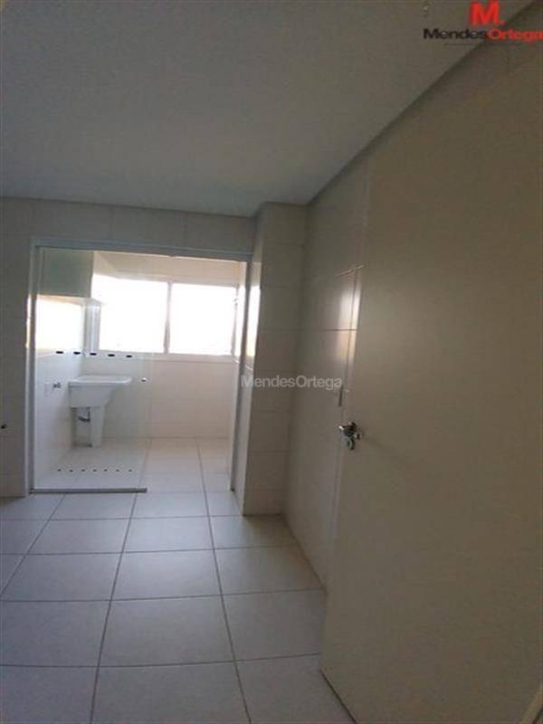 Apartamento à venda com 2 quartos, 70m² - Foto 10