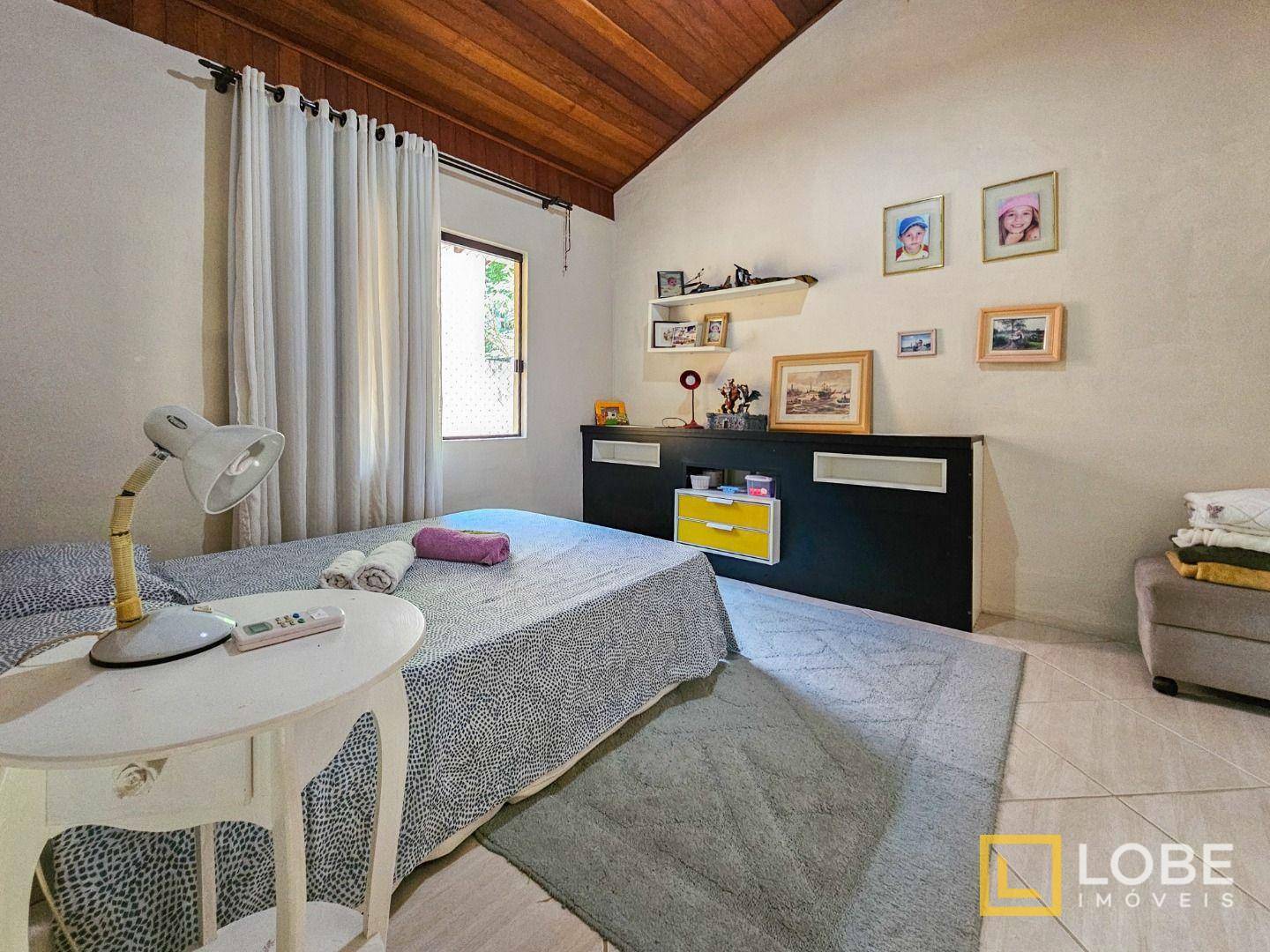 Casa à venda com 4 quartos, 272m² - Foto 23