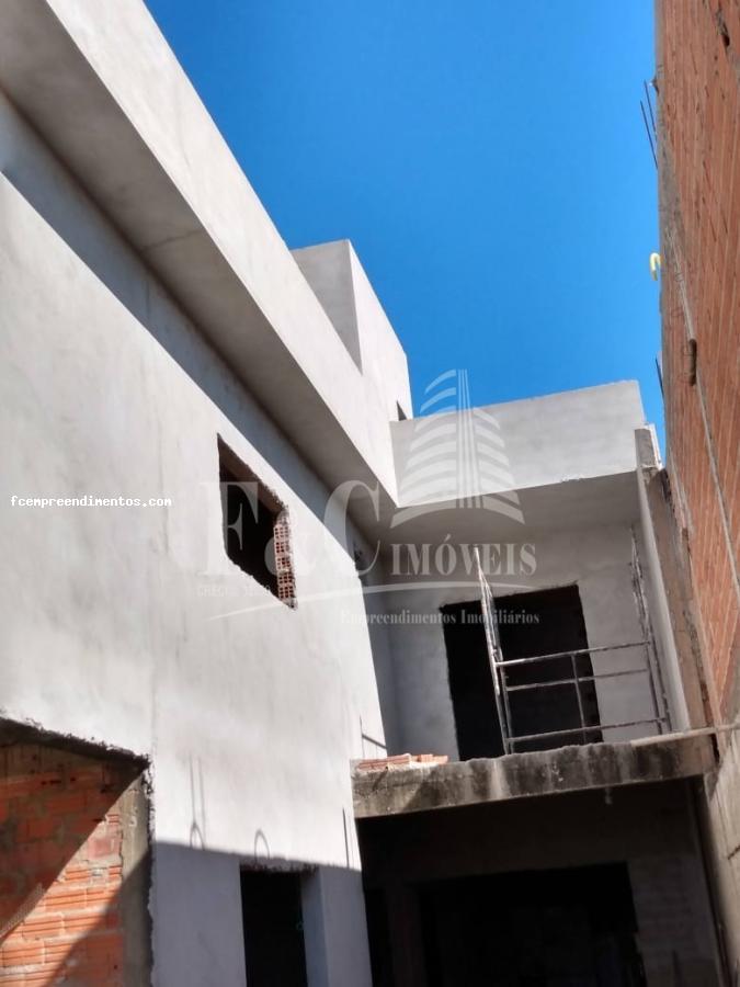 Sobrado à venda com 3 quartos, 200m² - Foto 4