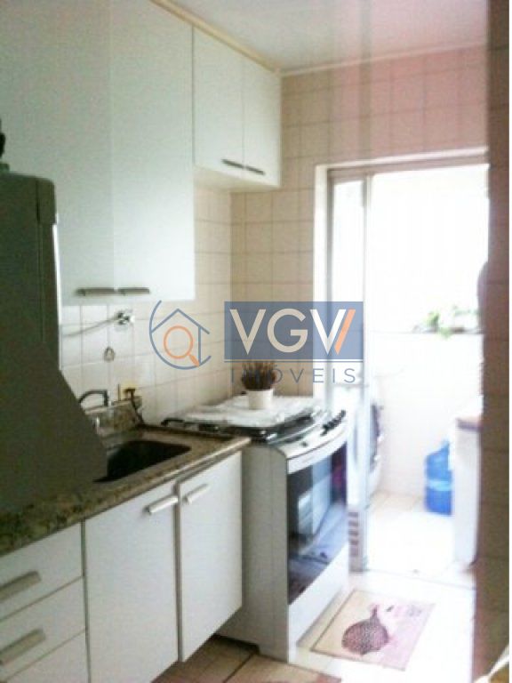 Apartamento à venda com 2 quartos, 70m² - Foto 4