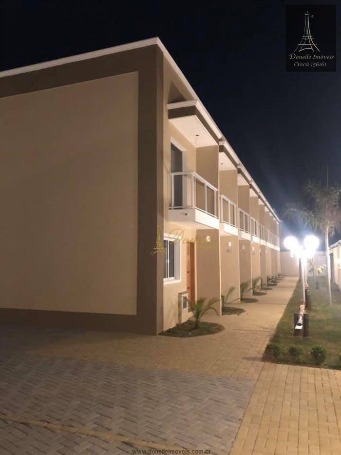 Casa à venda com 2 quartos, 69m² - Foto 3