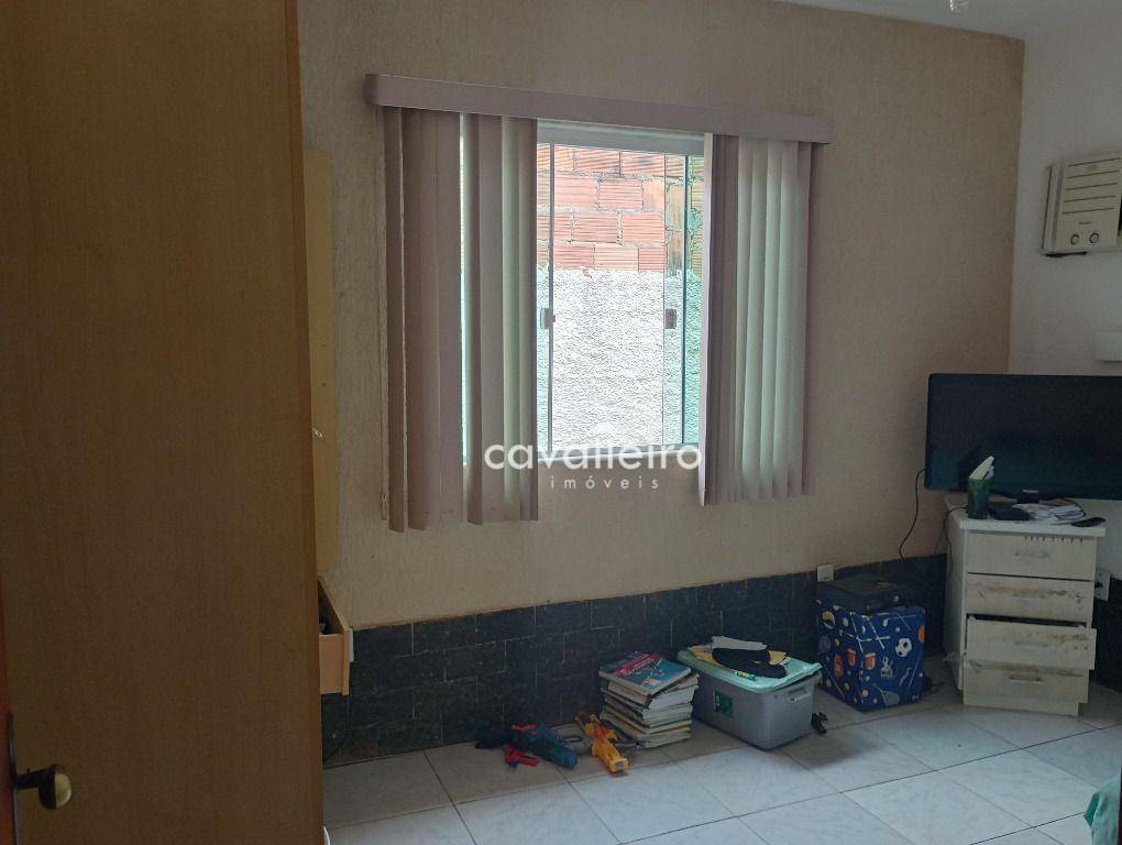 Casa à venda com 5 quartos, 220m² - Foto 43