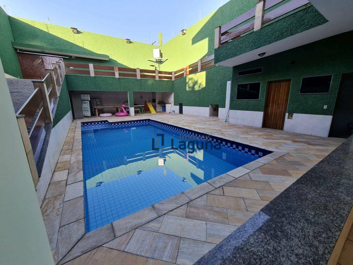 Sobrado à venda com 5 quartos, 420m² - Foto 1