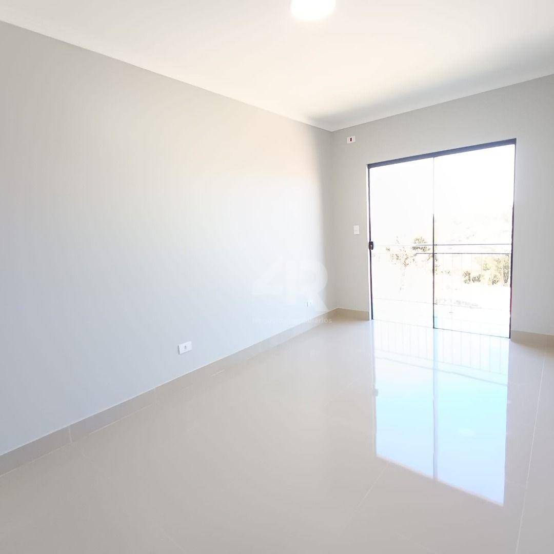 Casa à venda com 5 quartos, 200m² - Foto 8