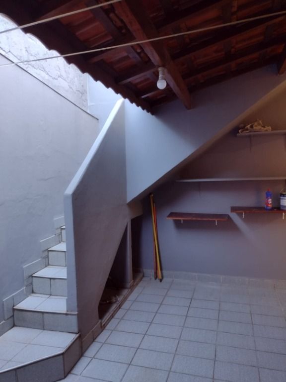 Sobrado à venda com 6 quartos, 140m² - Foto 12