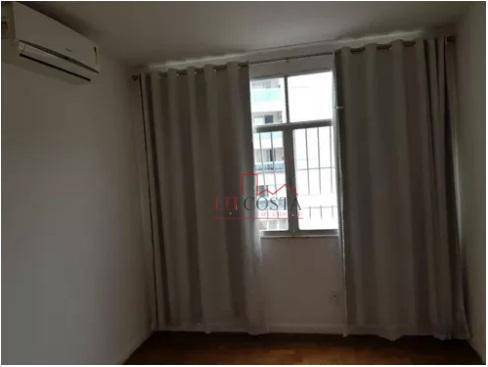 Apartamento à venda com 2 quartos, 70m² - Foto 3